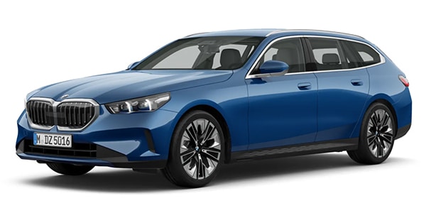 BMW 5er Touring in der Farbe Blau als Neuwagen in Frontansicht ohne Hintergrund