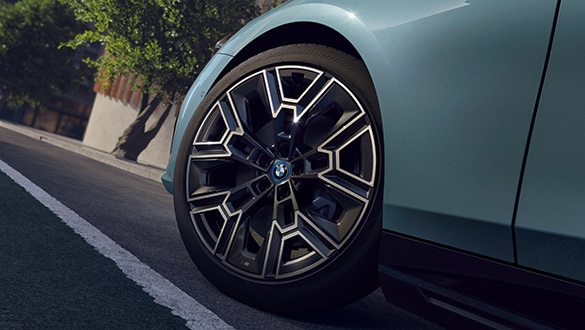 bmw-i5-touring-galeriebild-felge.jpg