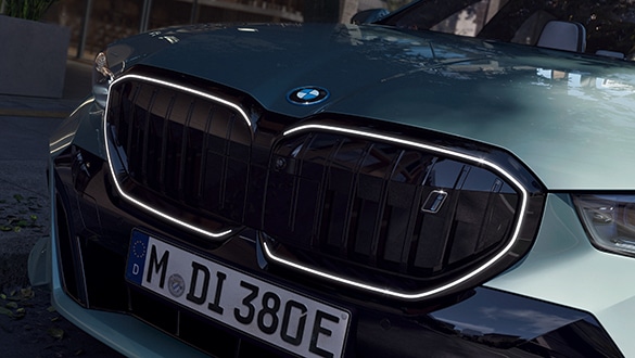 bmw-i5-touring-galeriebild-kuehler.jpg