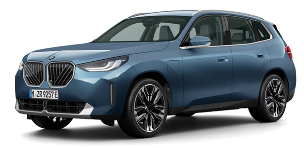 BMW X3 PHEV in der Farbe Hellblau als Neuwagen in Frontansicht ohne Hintergrund