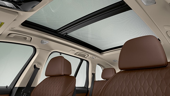 bmw-x5-2023-galeriebild-panoramadach