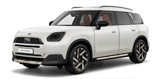 MINI Countryman in der Farbe grün als Neuwagen in Frontansicht ohne Hintergrund